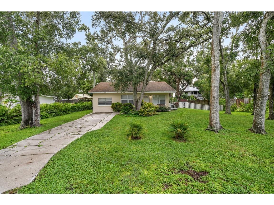 655 Hand Avenue Sarasota FL 34232 A4664516 image1