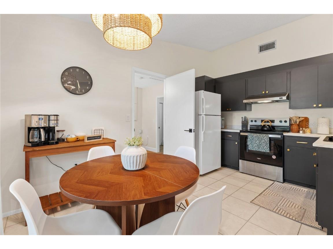 655 Hand Avenue Sarasota FL 34232 A4664516 image10