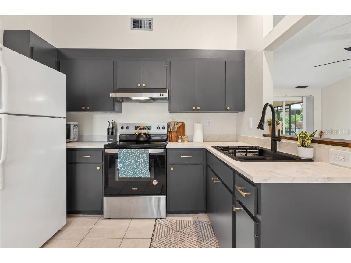 655 Hand Avenue Sarasota FL 34232 A4664516 image13