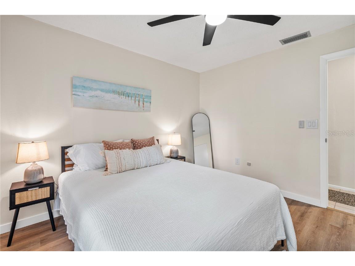 655 Hand Avenue Sarasota FL 34232 A4664516 image15