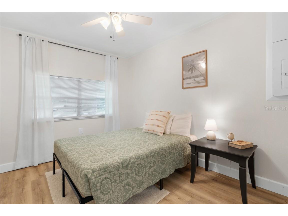 655 Hand Avenue Sarasota FL 34232 A4664516 image22