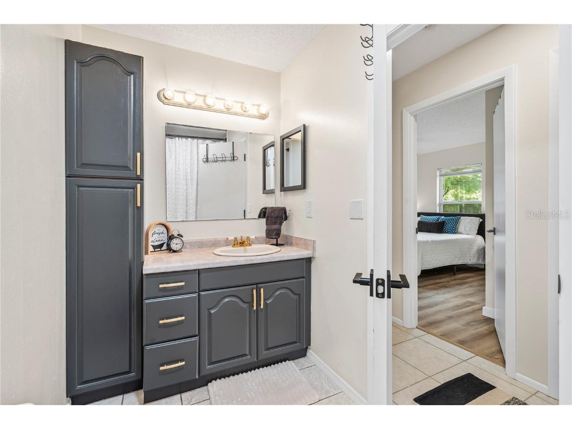 655 Hand Avenue Sarasota FL 34232 A4664516 image24