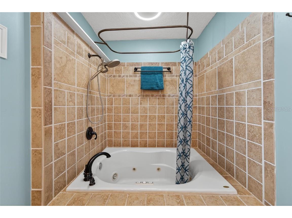 6550 S West Shore Circle Tampa FL 33616 TB8430082 image41