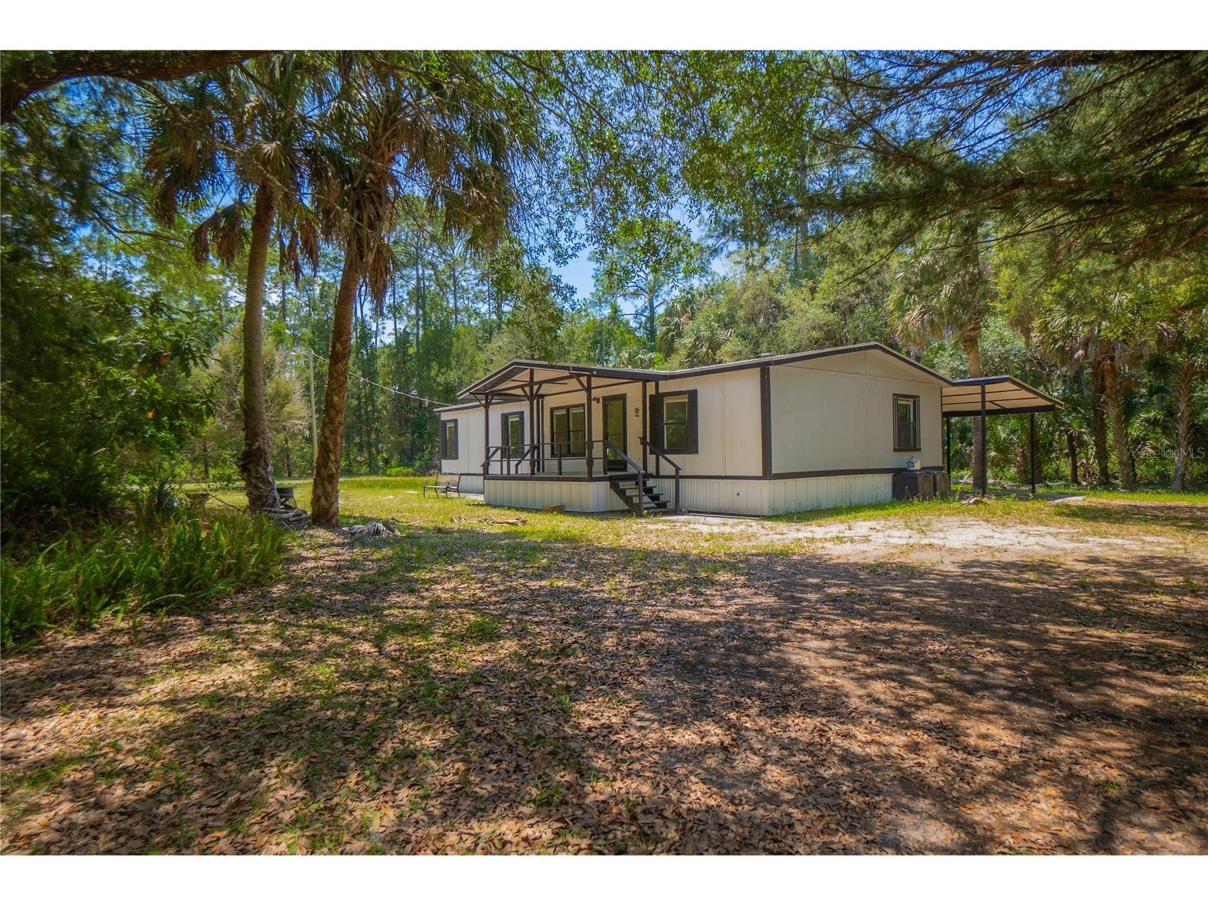 6550 SE Debra Avenue Inglis FL 34449 W7885509 image1