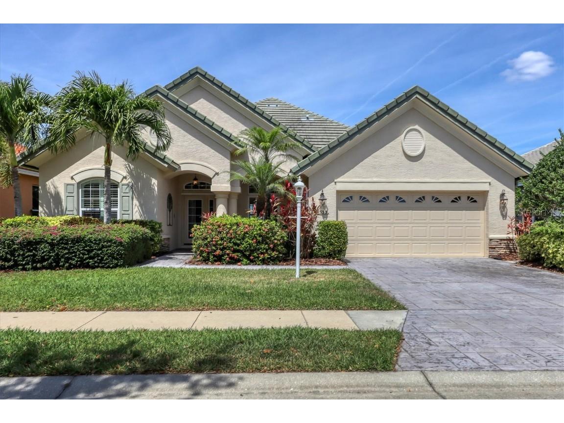 6553 Waters Edge Way Lakewood Ranch FL 34202 - LAKE UIHLEIN A4565906 image1