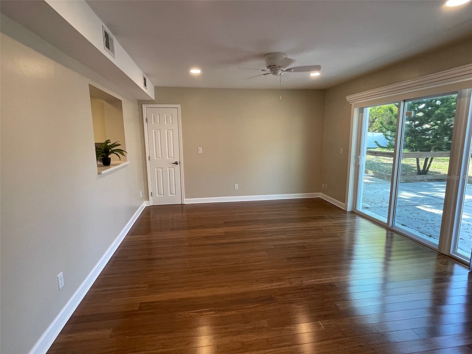 6556 27th Street N Saint Petersburg FL 33702 TB8481947 image10