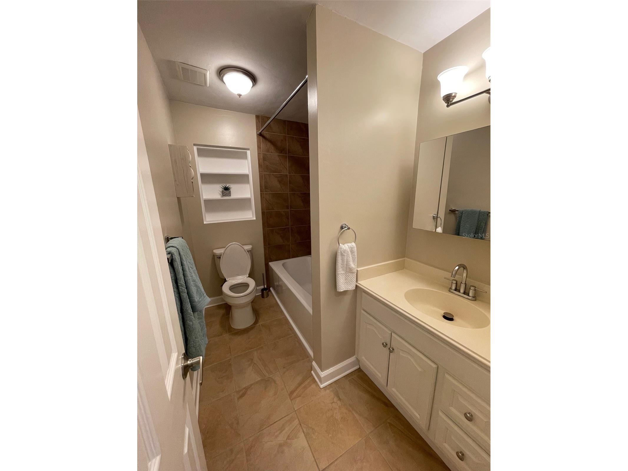 6556 27th Street N Saint Petersburg FL 33702 TB8481947 image24