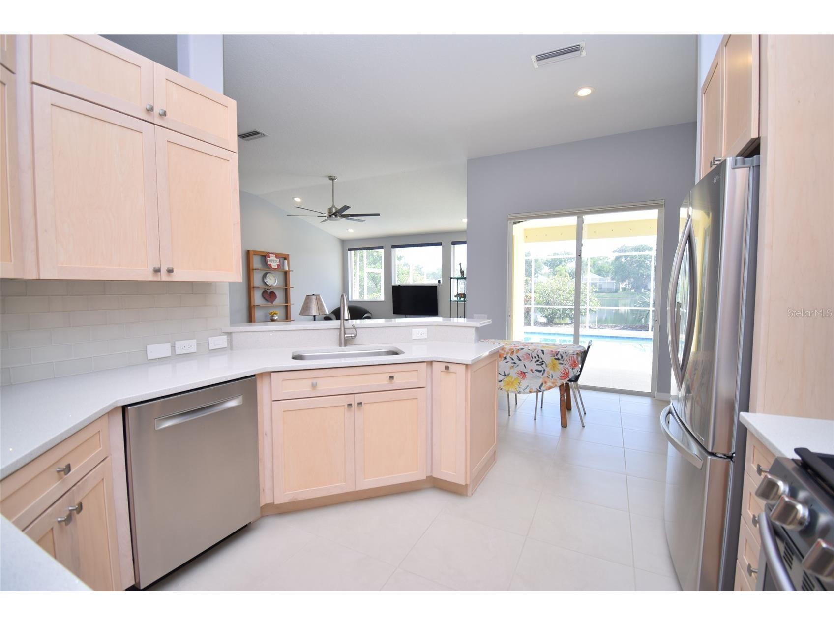 6556 Meandering Way Lakewood Ranch FL 34202 A4692309 image18