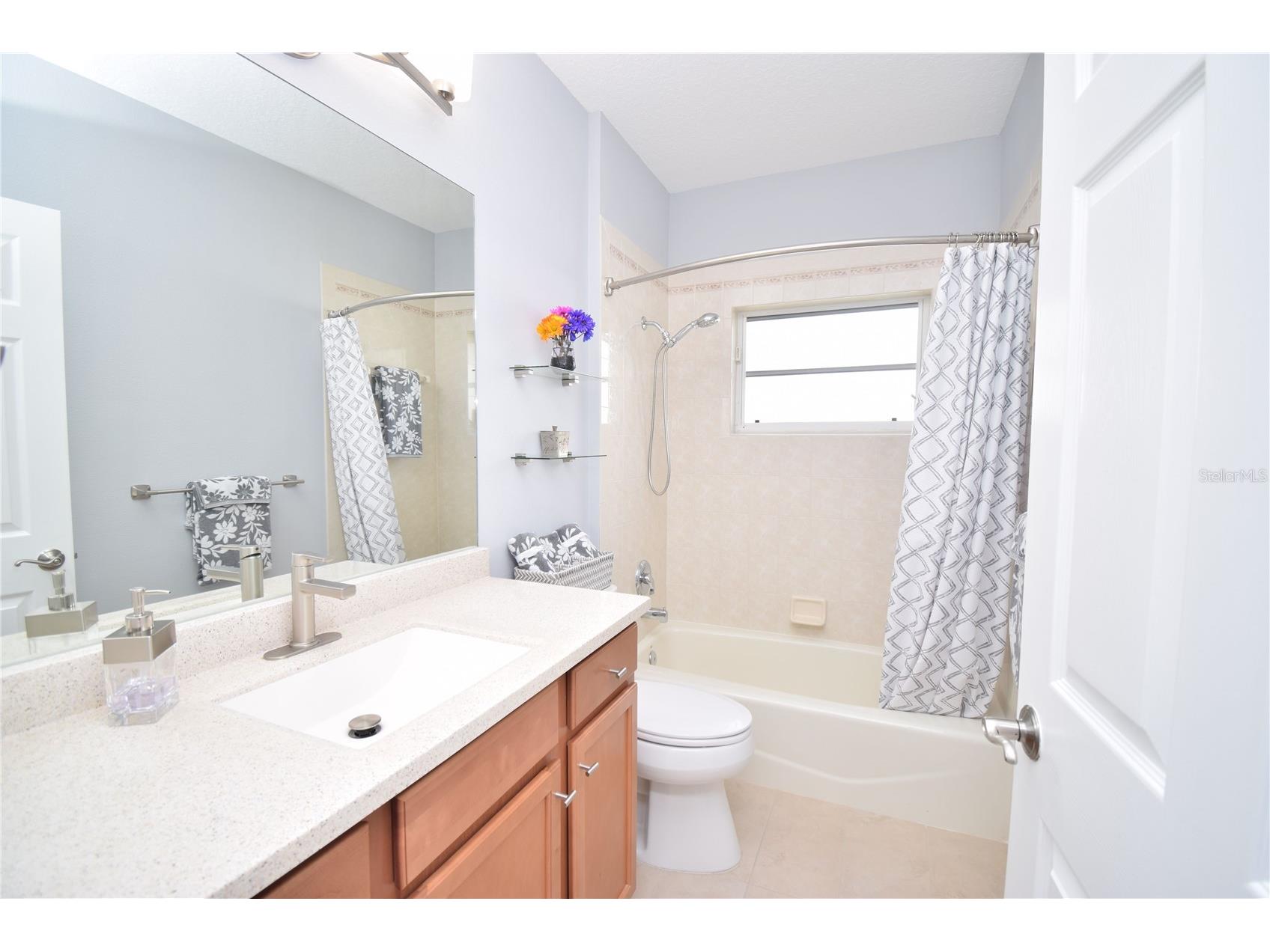6556 Meandering Way Lakewood Ranch FL 34202 A4692309 image28