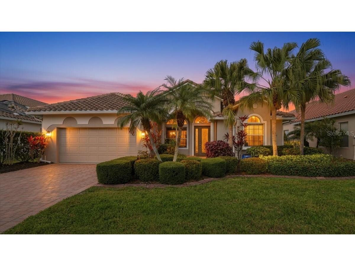 6558 41st Court E Sarasota FL 34243 A4684051 image1
