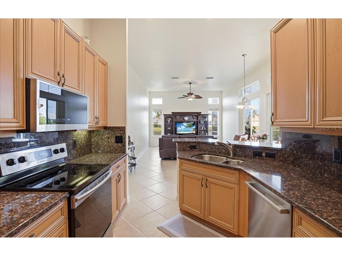 6558 41st Court E Sarasota FL 34243 A4684051 image13