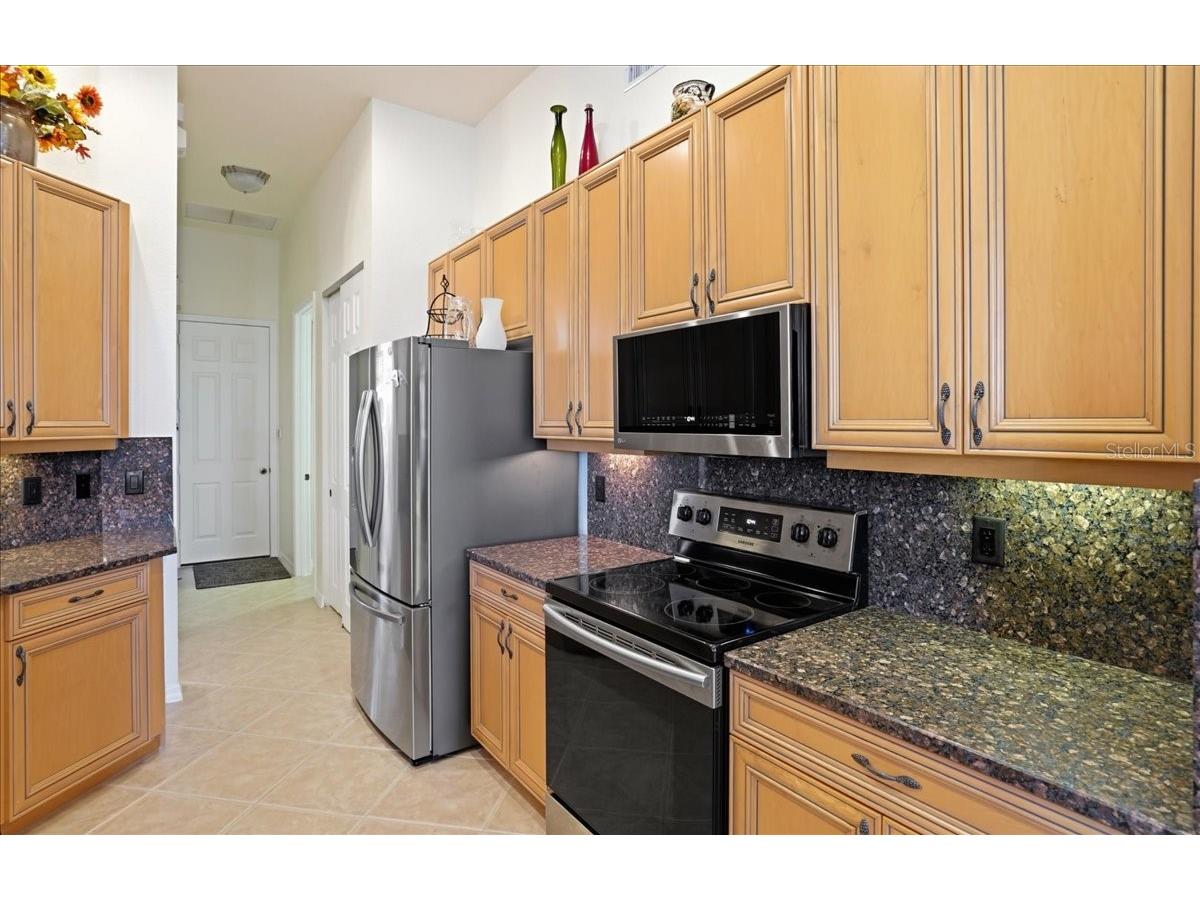 6558 41st Court E Sarasota FL 34243 A4684051 image14
