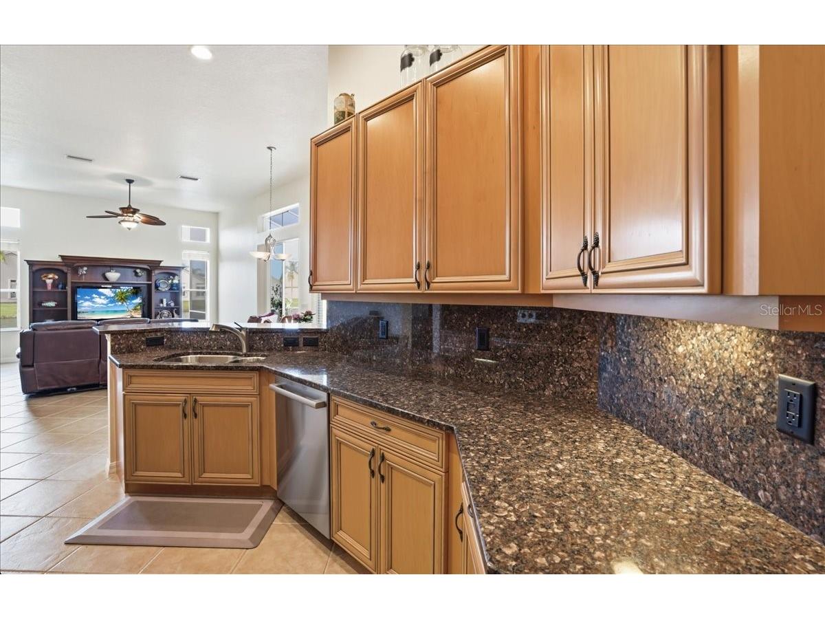 6558 41st Court E Sarasota FL 34243 A4684051 image15