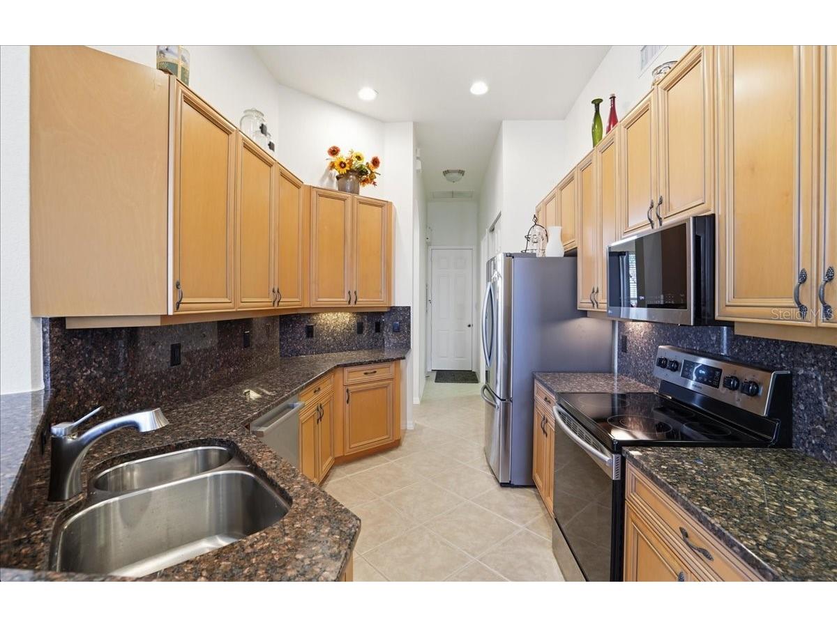 6558 41st Court E Sarasota FL 34243 A4684051 image17