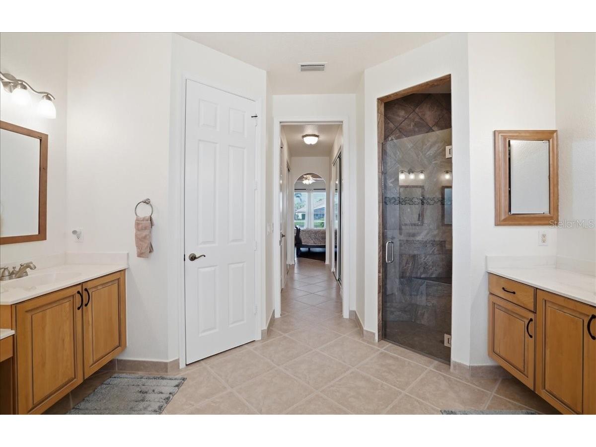 6558 41st Court E Sarasota FL 34243 A4684051 image26