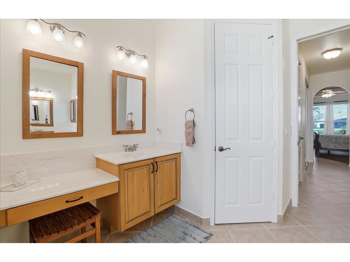 6558 41st Court E Sarasota FL 34243 A4684051 image30
