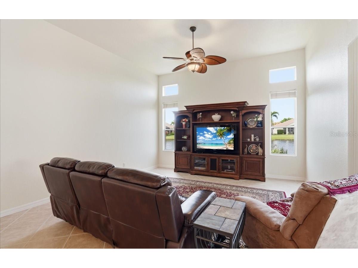 6558 41st Court E Sarasota FL 34243 A4684051 image7