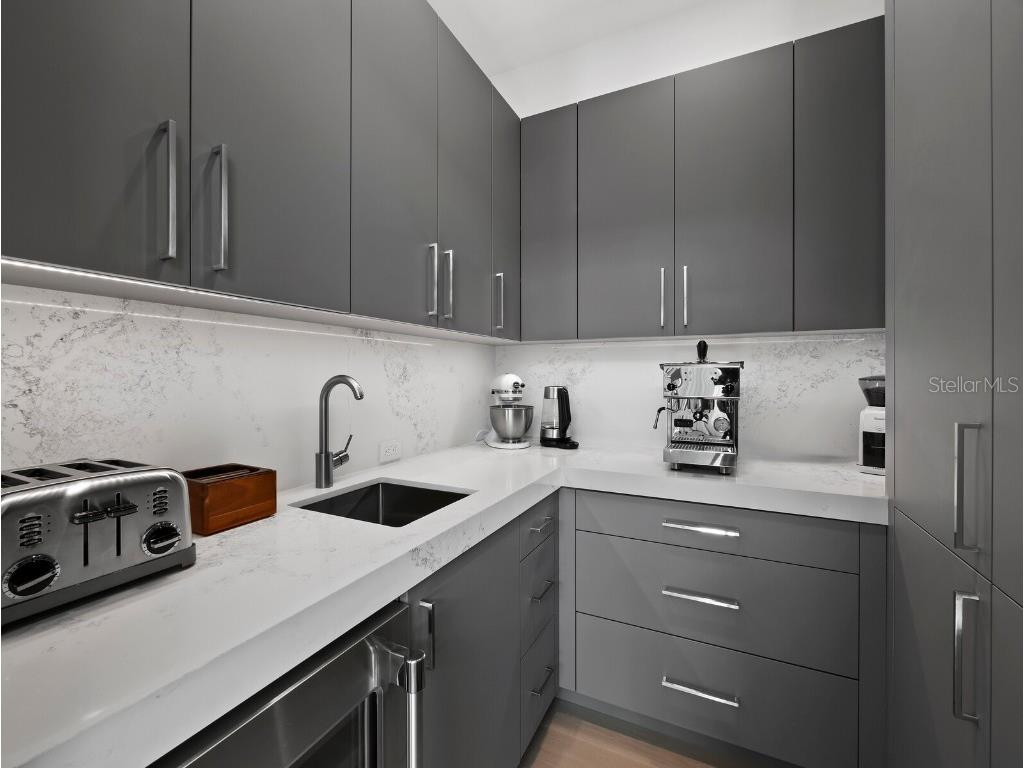 656 S Owl Drive Sarasota FL 34236 A4671970 image10