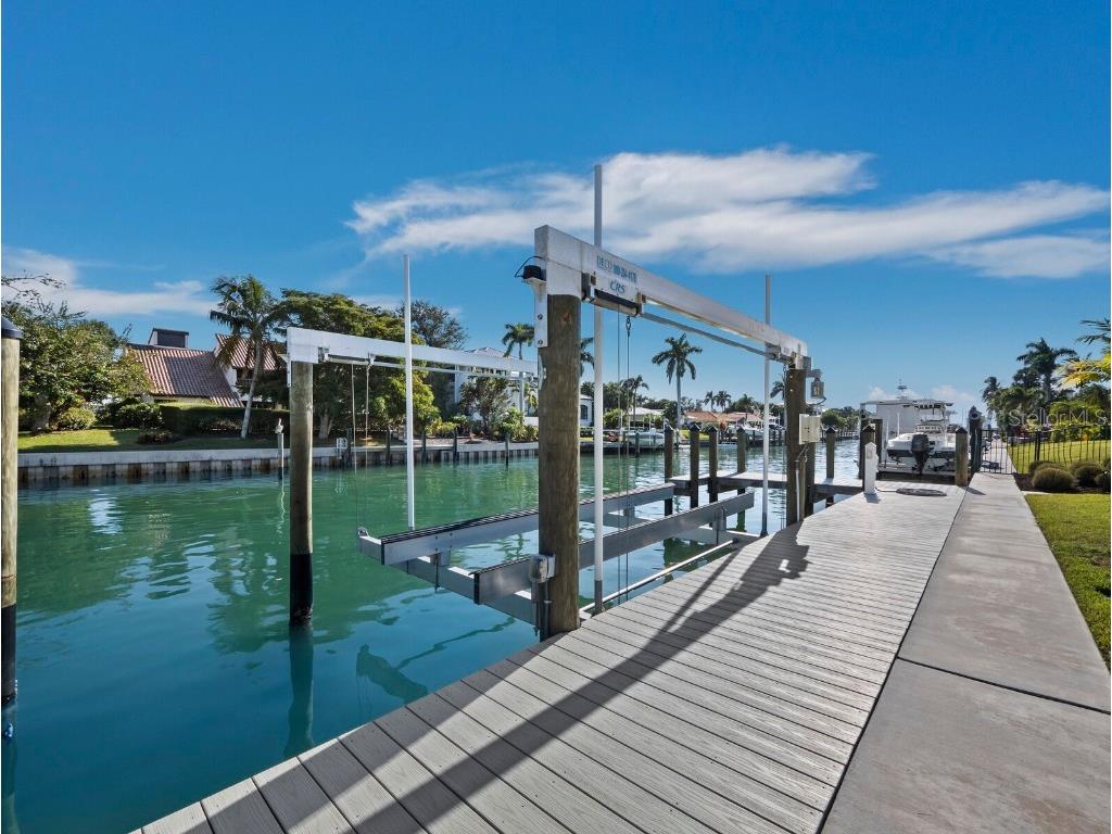 656 S Owl Drive Sarasota FL 34236 A4671970 image47