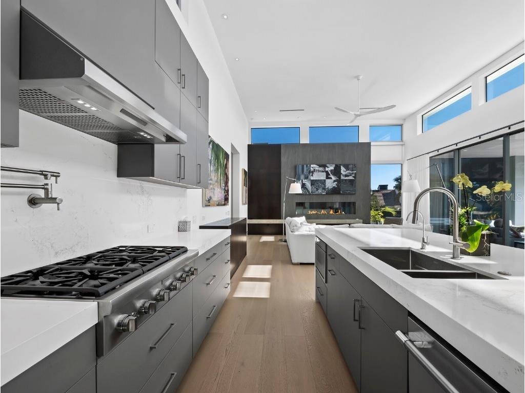 656 S Owl Drive Sarasota FL 34236 A4671970 image9