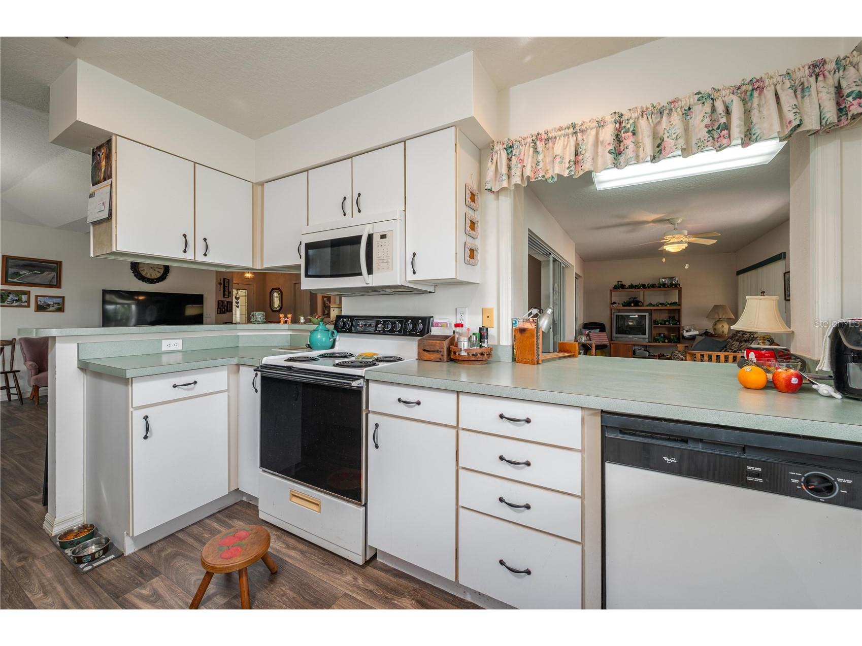 656 Sweetwater Way Haines City FL 33844 P4937438 image11
