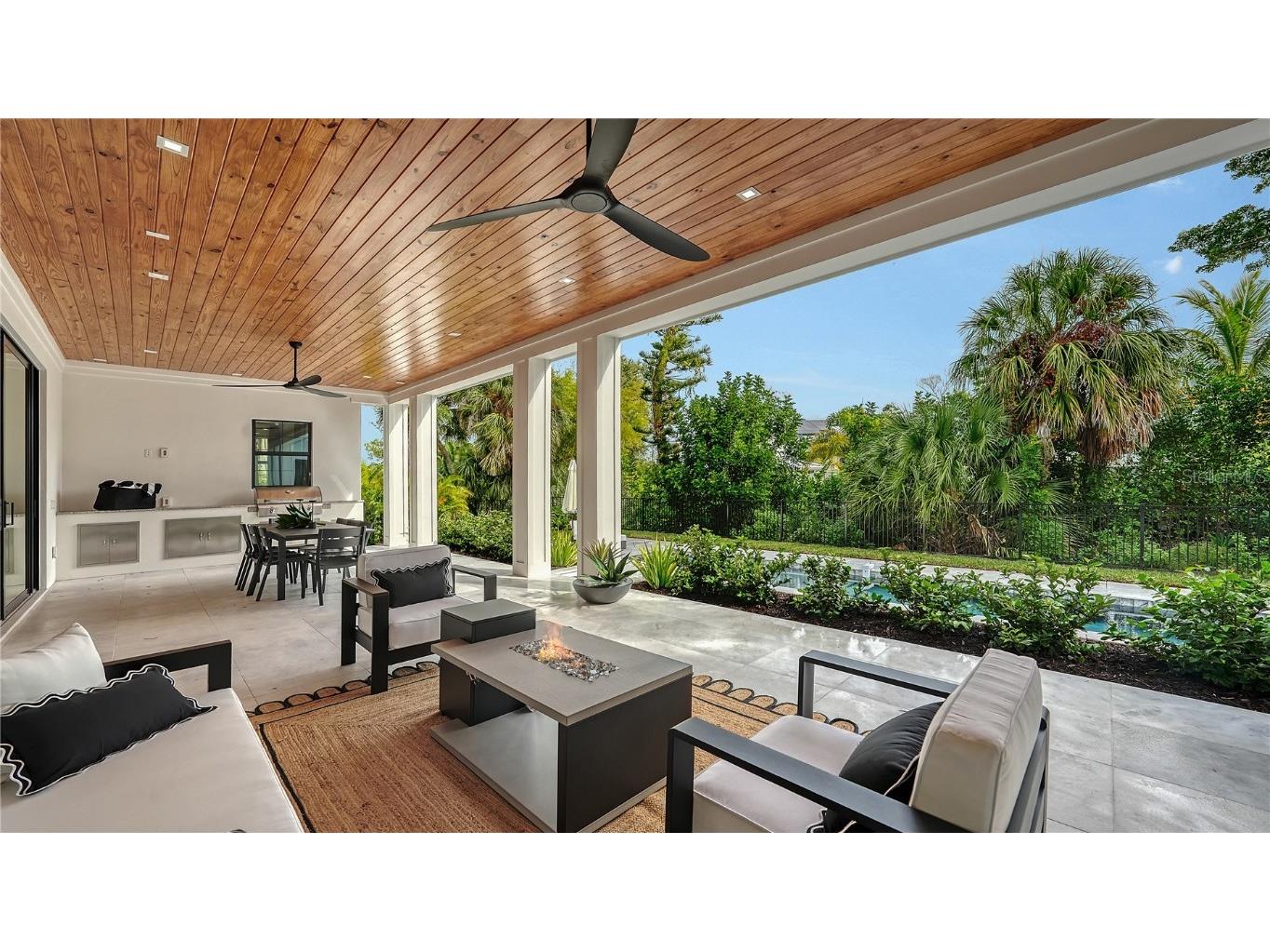 656 Tropical Circle Sarasota FL 34242 A4674326 image12