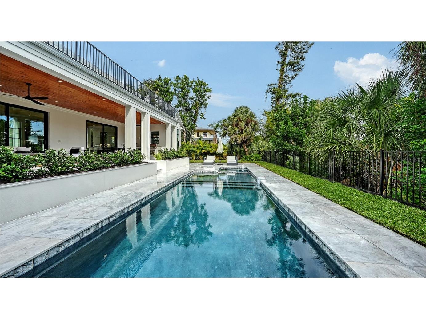 656 Tropical Circle Sarasota FL 34242 A4674326 image15