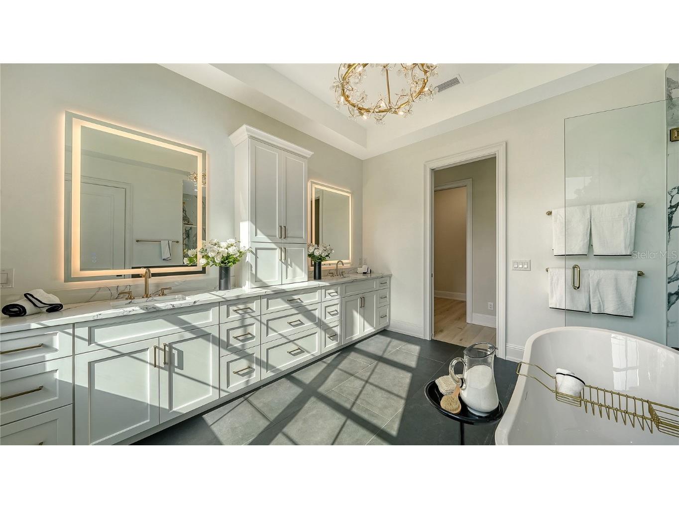 656 Tropical Circle Sarasota FL 34242 A4674326 image38