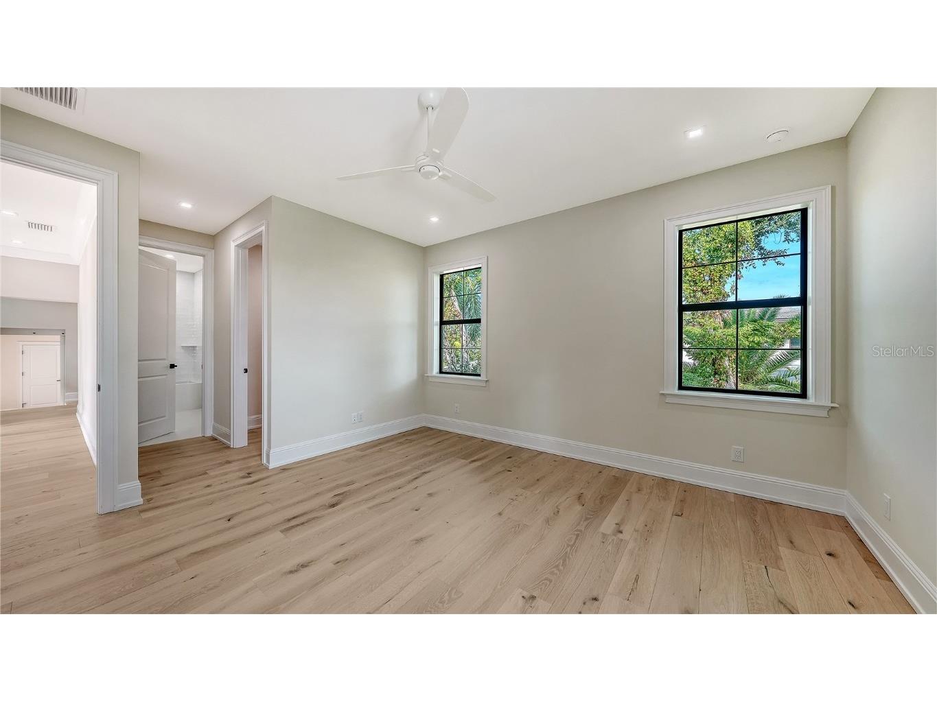 656 Tropical Circle Sarasota FL 34242 A4674326 image44