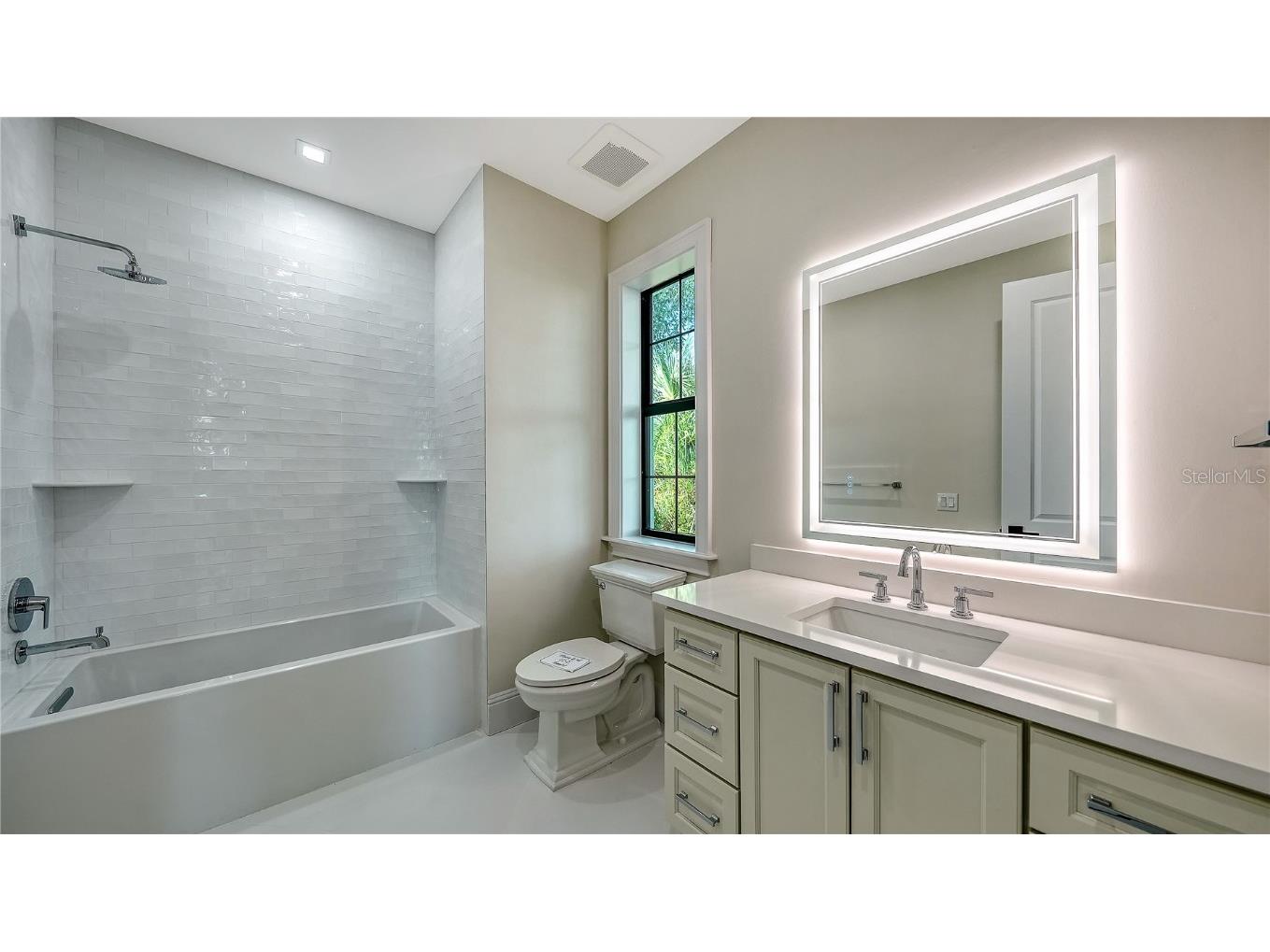 656 Tropical Circle Sarasota FL 34242 A4674326 image45