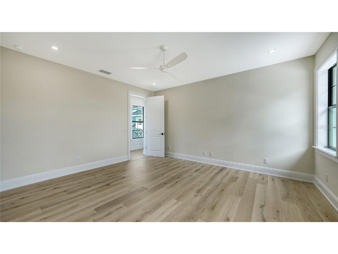 656 Tropical Circle Sarasota FL 34242 A4674326 image49