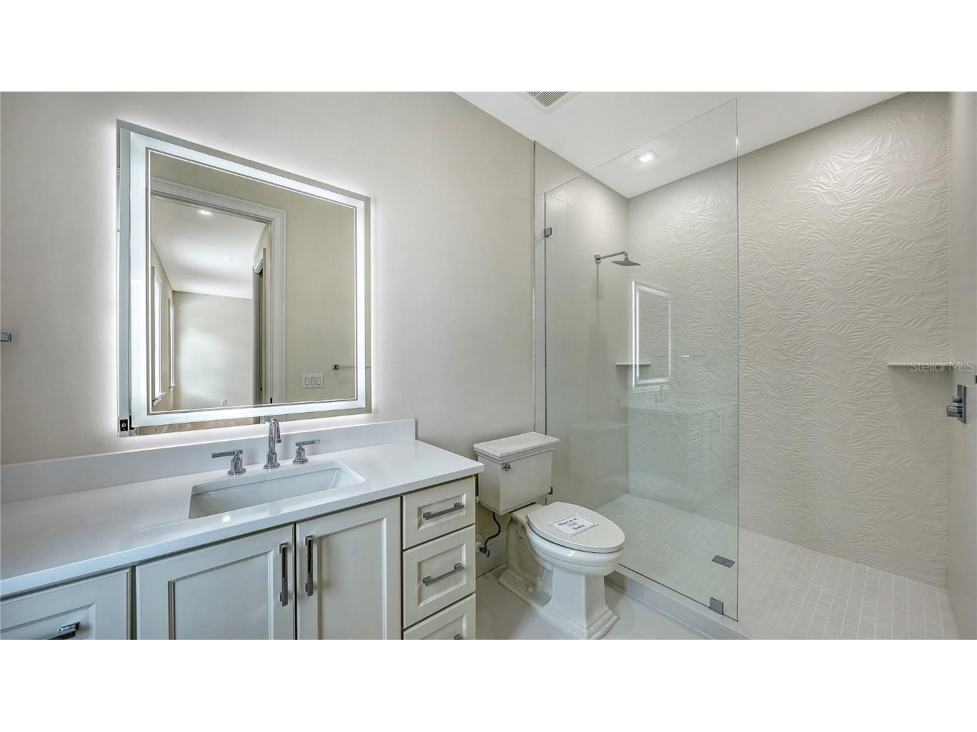 656 Tropical Circle Sarasota FL 34242 A4674326 image50