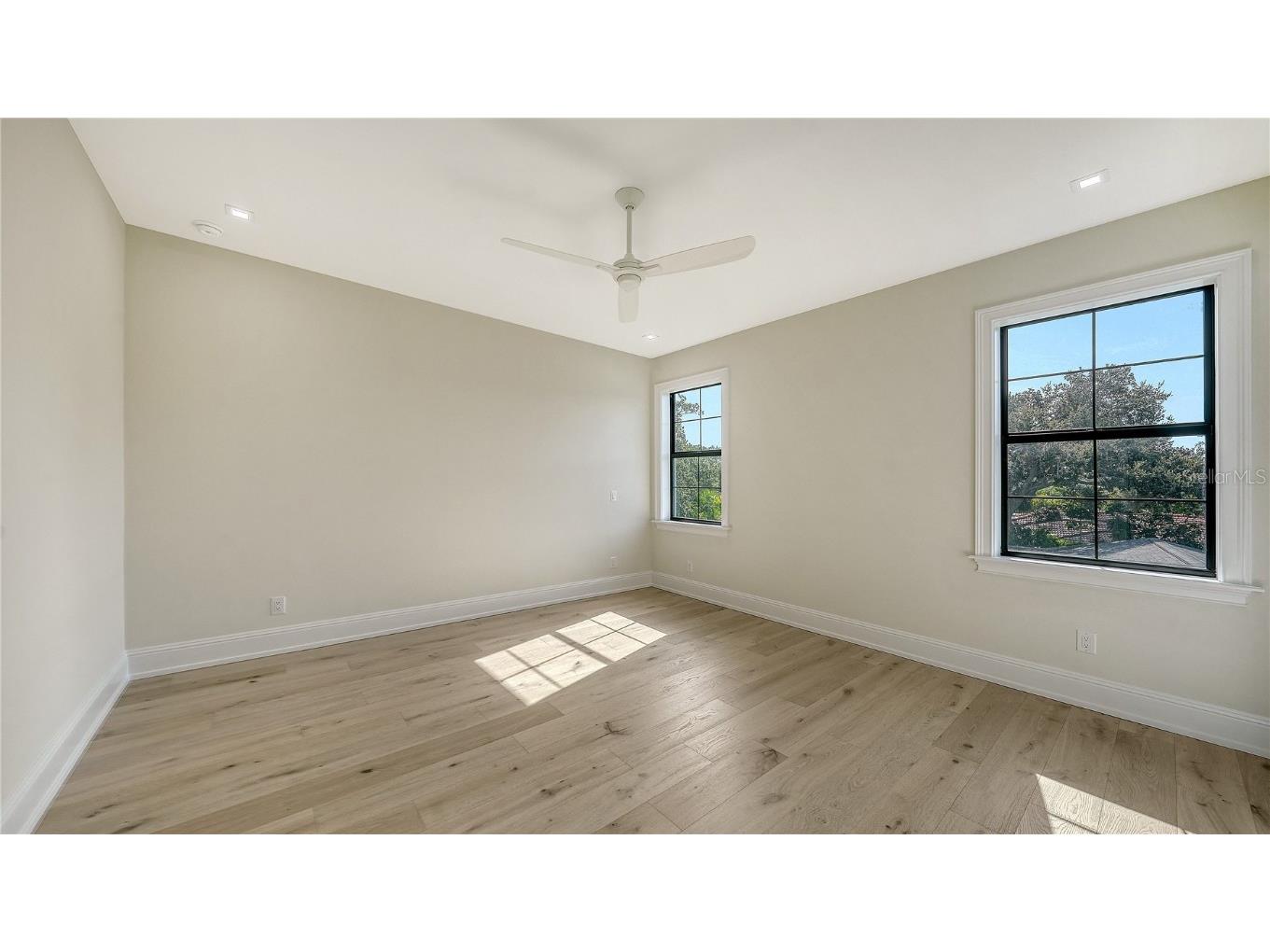 656 Tropical Circle Sarasota FL 34242 A4674326 image51