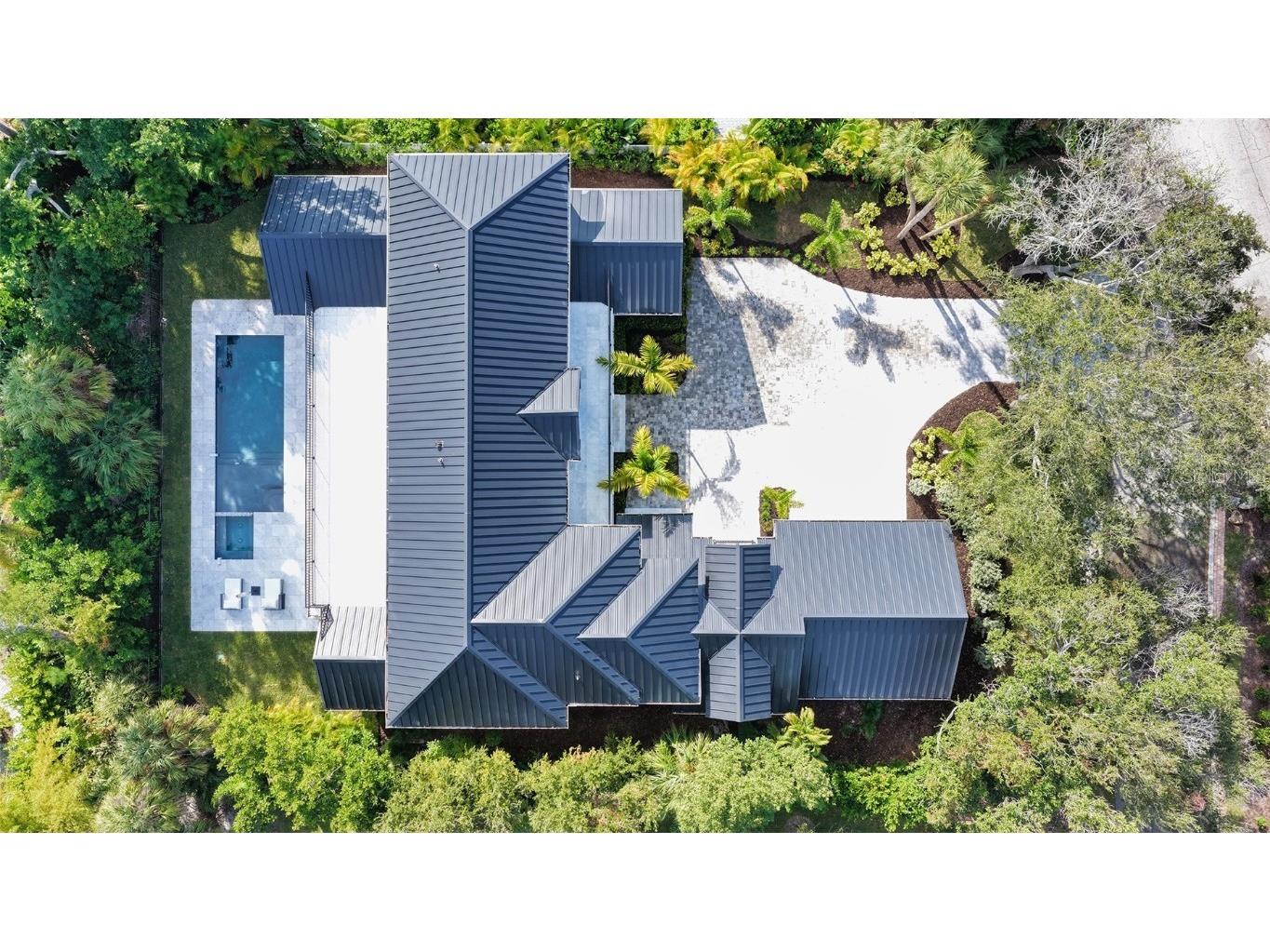 656 Tropical Circle Sarasota FL 34242 A4674326 image56