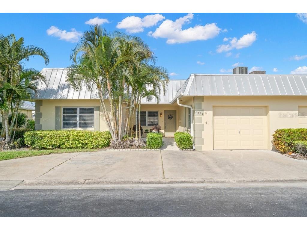 6562 Grand Bahama Drive Seminole FL 33777 U8193970 image1