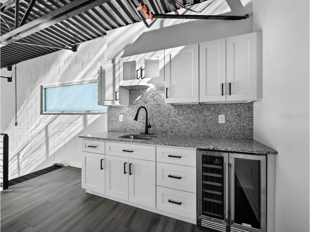 6562 Palmer Park Circle #18 Sarasota FL 34238 A4674481 image13