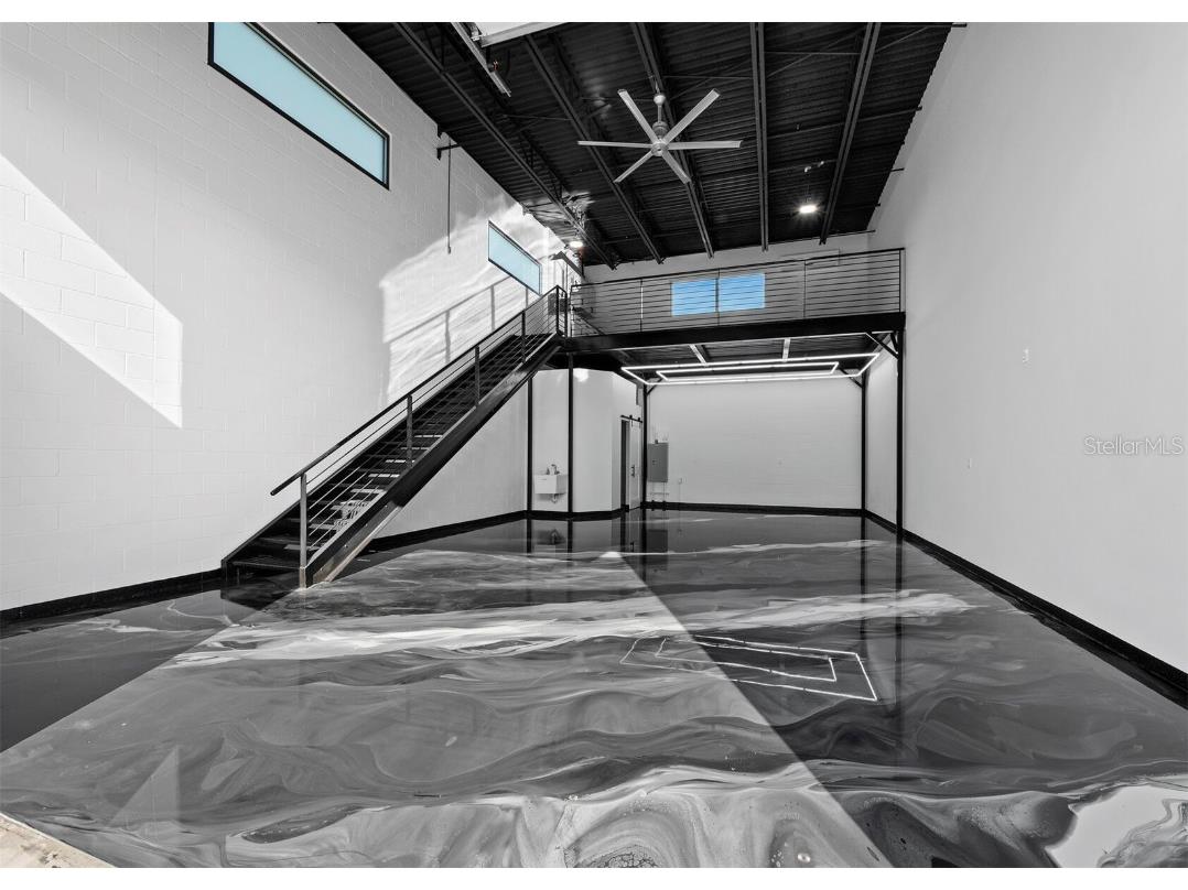 6562 Palmer Park Circle #18 Sarasota FL 34238 A4674481 image2