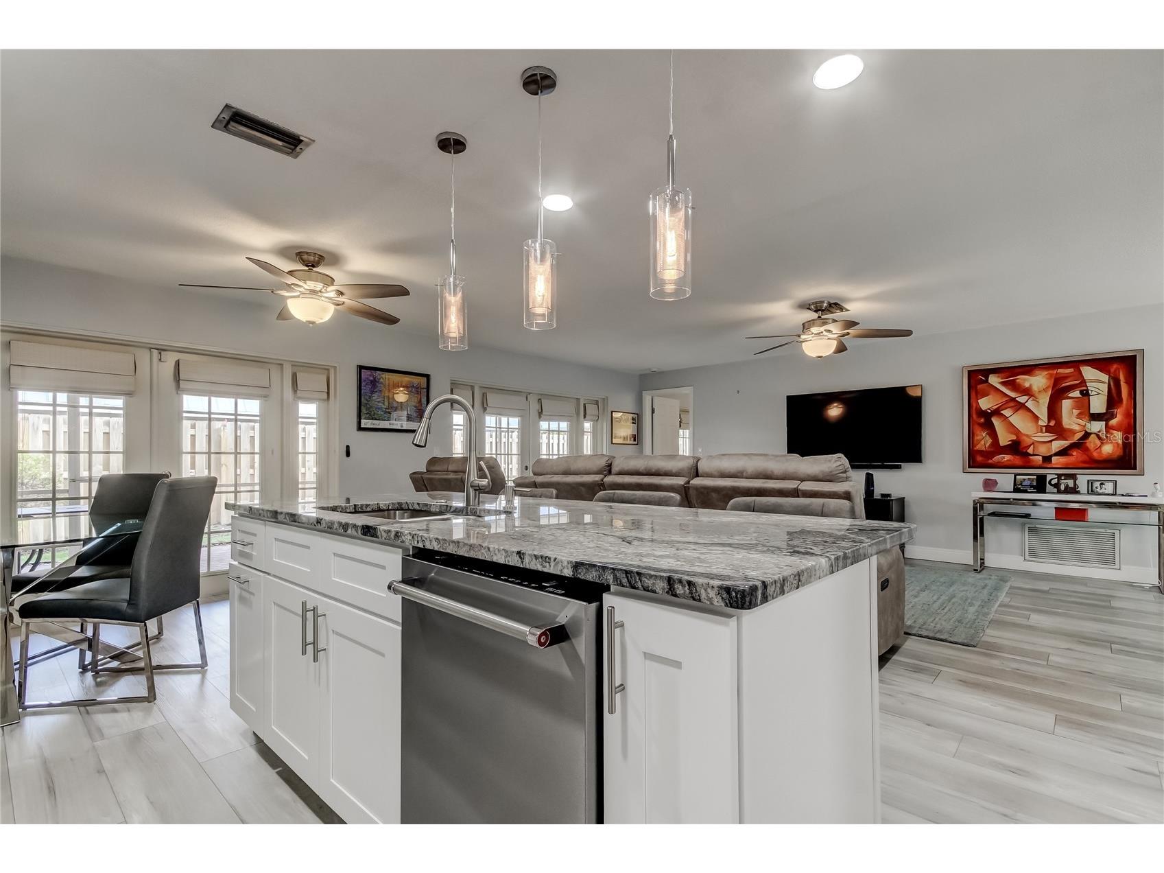 6565 Green Valley Seminole FL 33777 TB8455242 image10