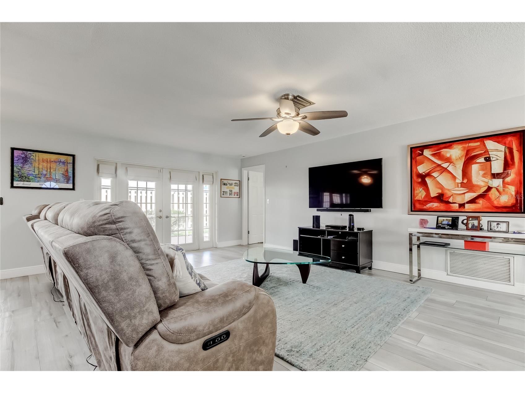 6565 Green Valley Seminole FL 33777 TB8455242 image4