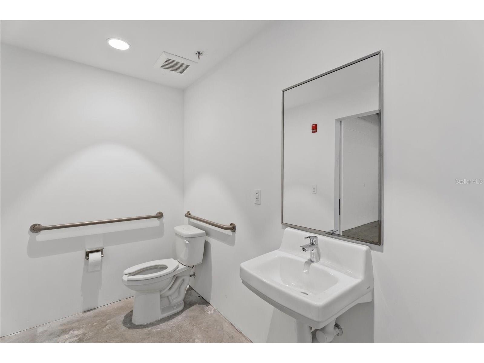 6566 Palmer Park Circle #1 Sarasota FL 34238 A4689779 image14