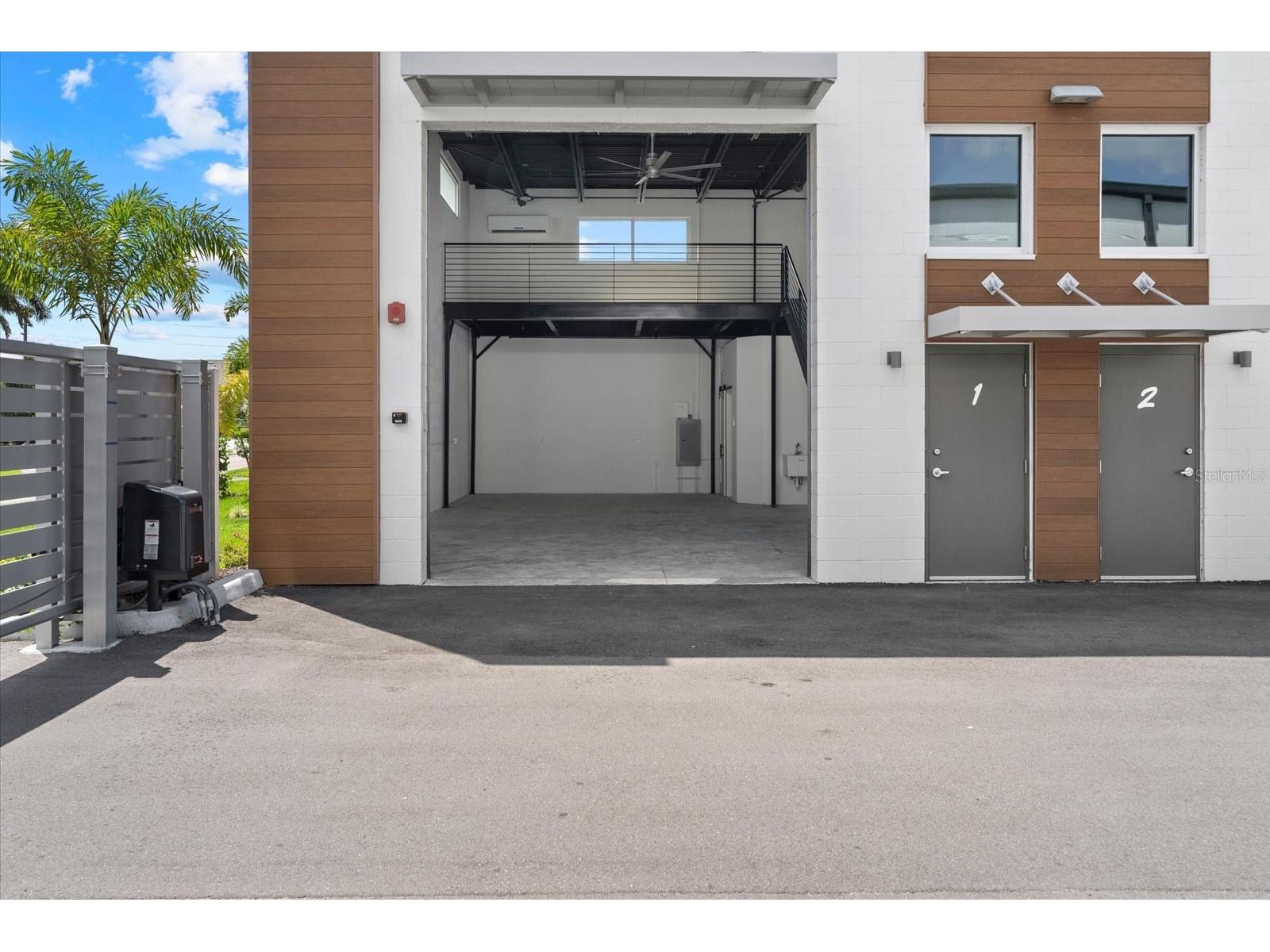6566 Palmer Park Circle #1 Sarasota FL 34238 A4689779 image2
