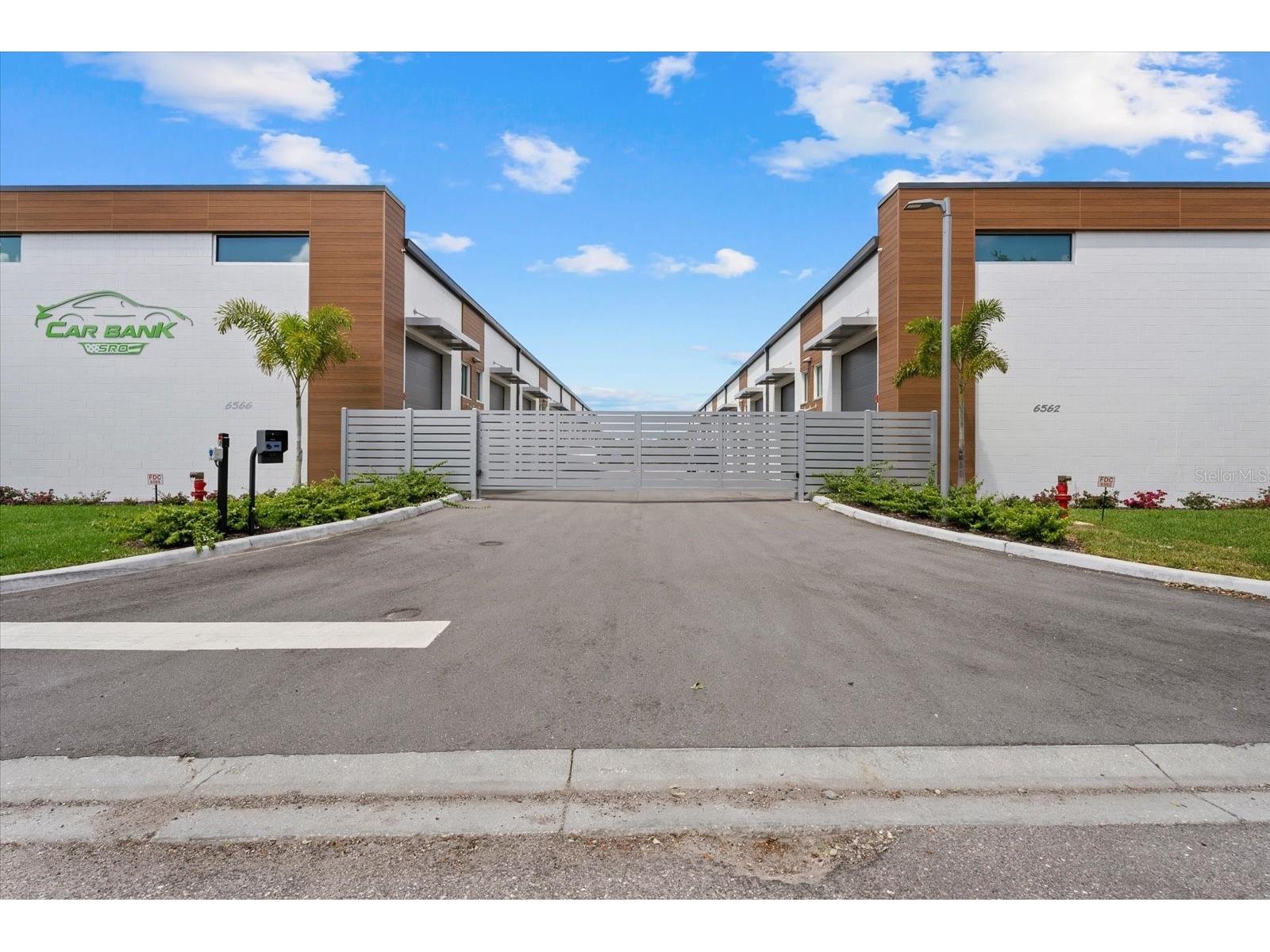 6566 Palmer Park Circle #1 Sarasota FL 34238 A4689779 image25