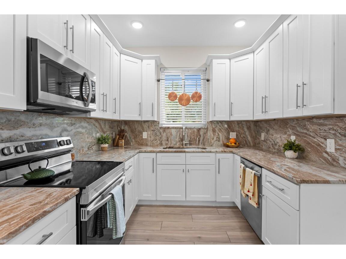 657 26th Avenue S Saint Petersburg FL 33705 TB8435823 image3