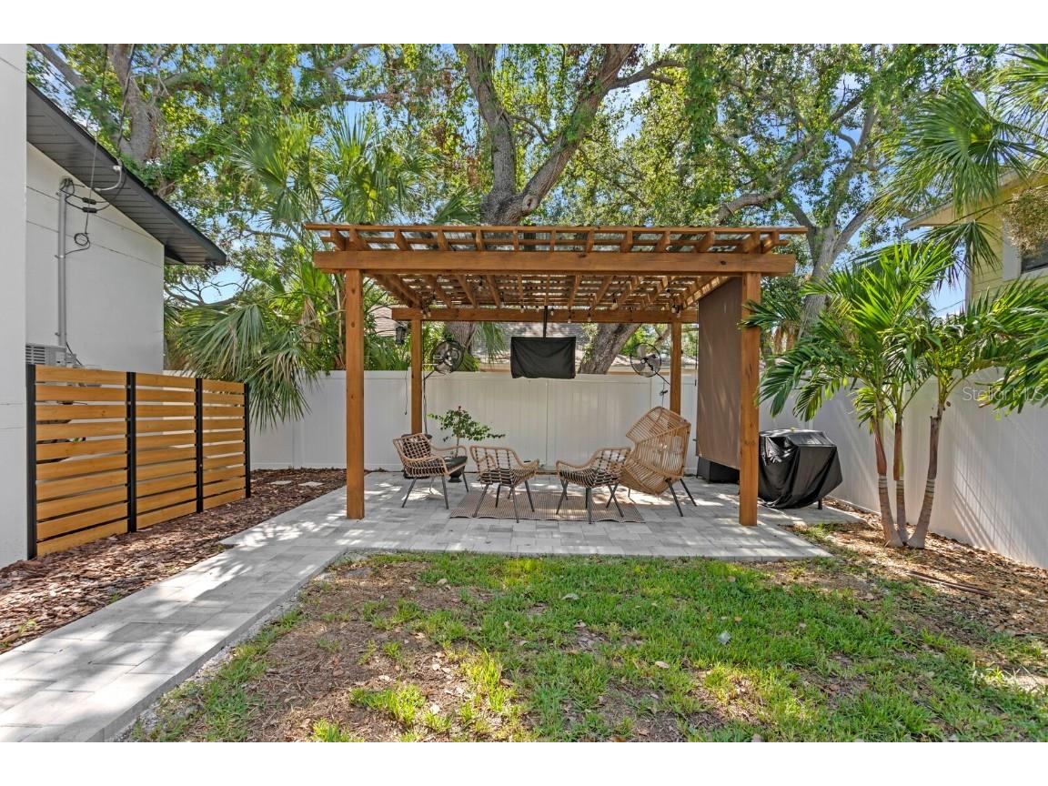 657 26th Avenue S Saint Petersburg FL 33705 TB8435823 image32