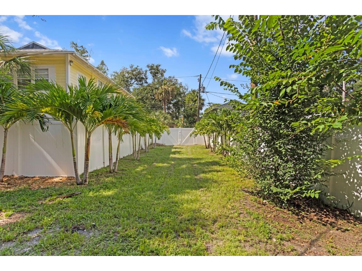 657 26th Avenue S Saint Petersburg FL 33705 TB8435823 image35