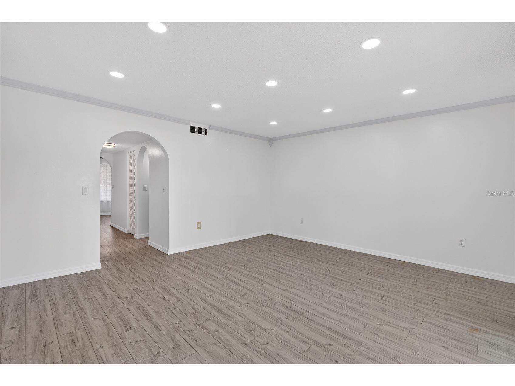 657 99th Avenue N #202 Saint Petersburg FL 33702 TB8489731 image53