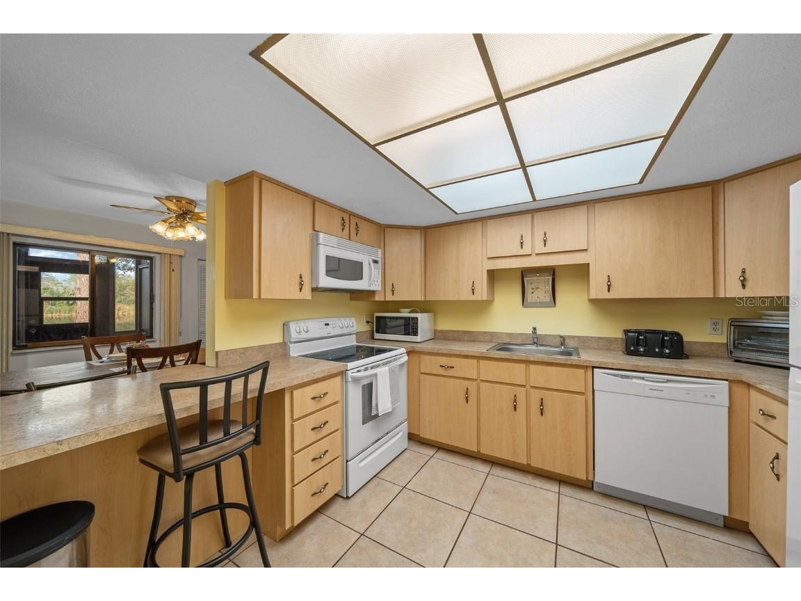 657 Midway Drive #A Ocala FL 34472 - LAKE SPARKLE OM697077 image18