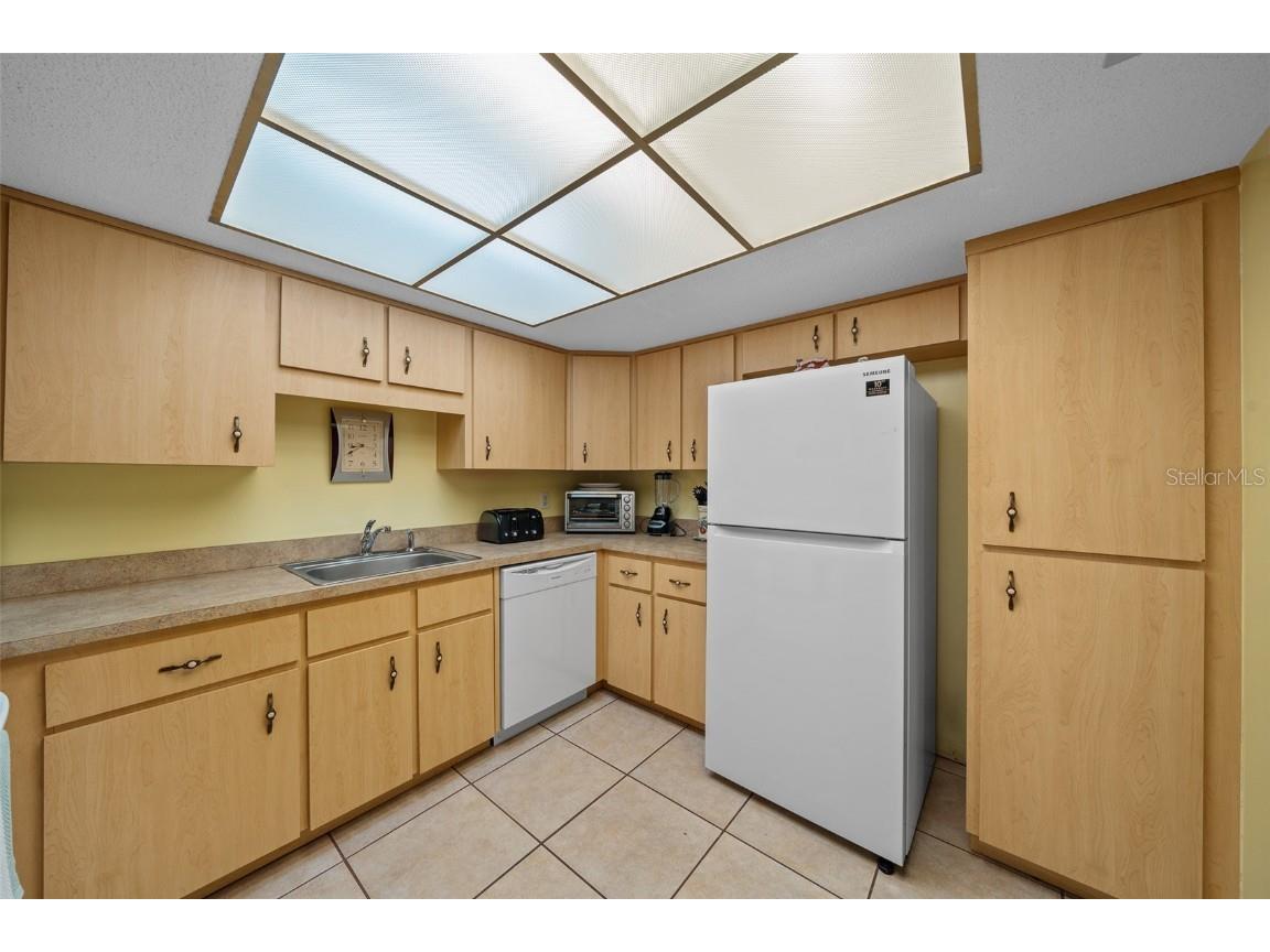 657 Midway Drive #A Ocala FL 34472 - LAKE SPARKLE OM697077 image20