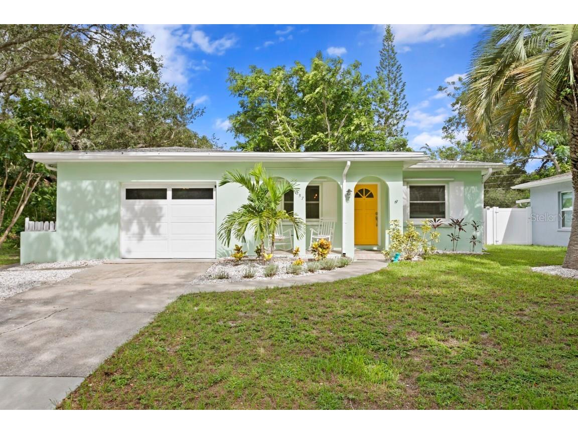 657 Pinewood Drive Dunedin FL 34698 T3469132 image1