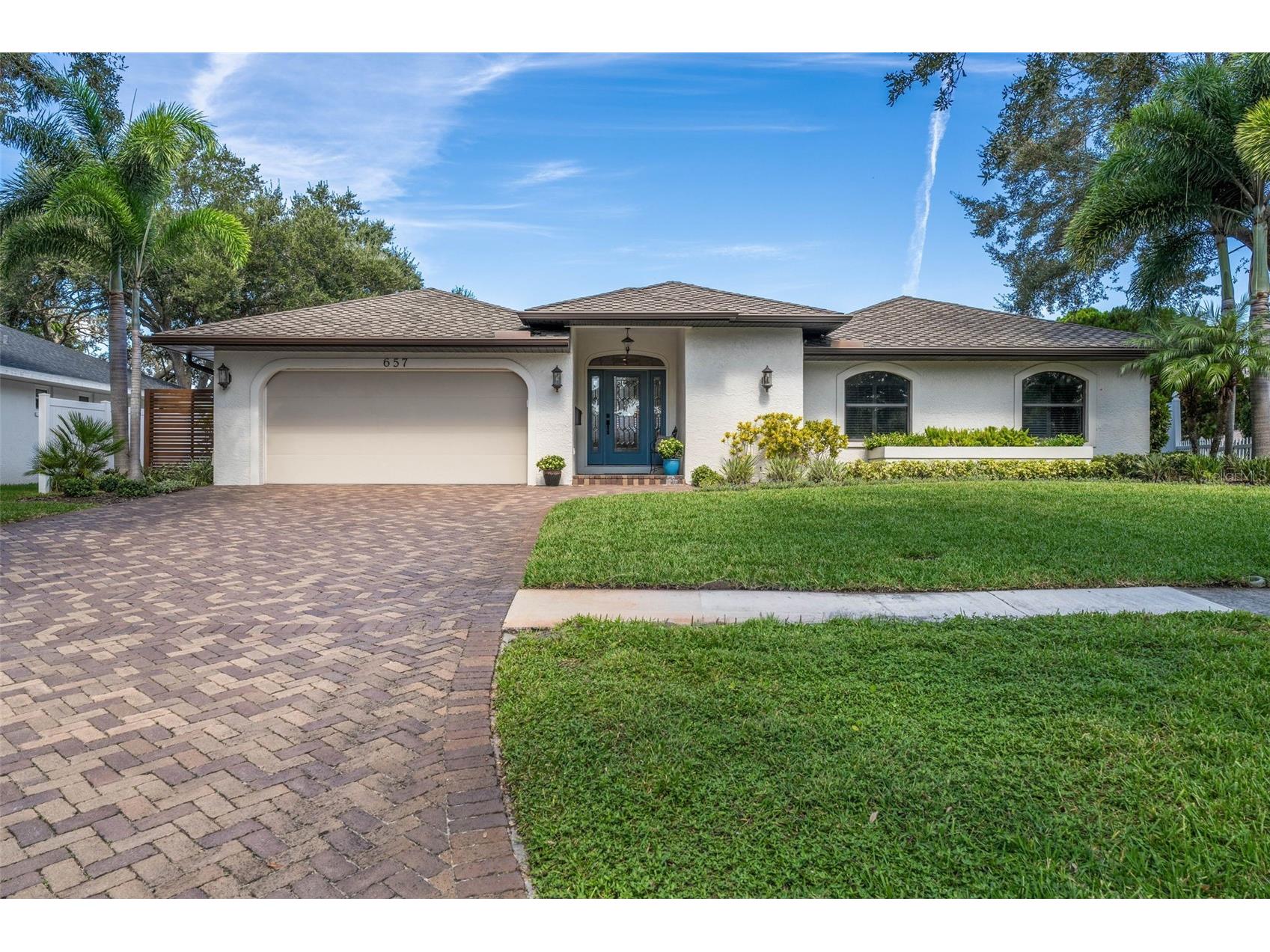 657 Riviera Bay Drive NE Saint Petersburg FL 33702 TB8426045 image1